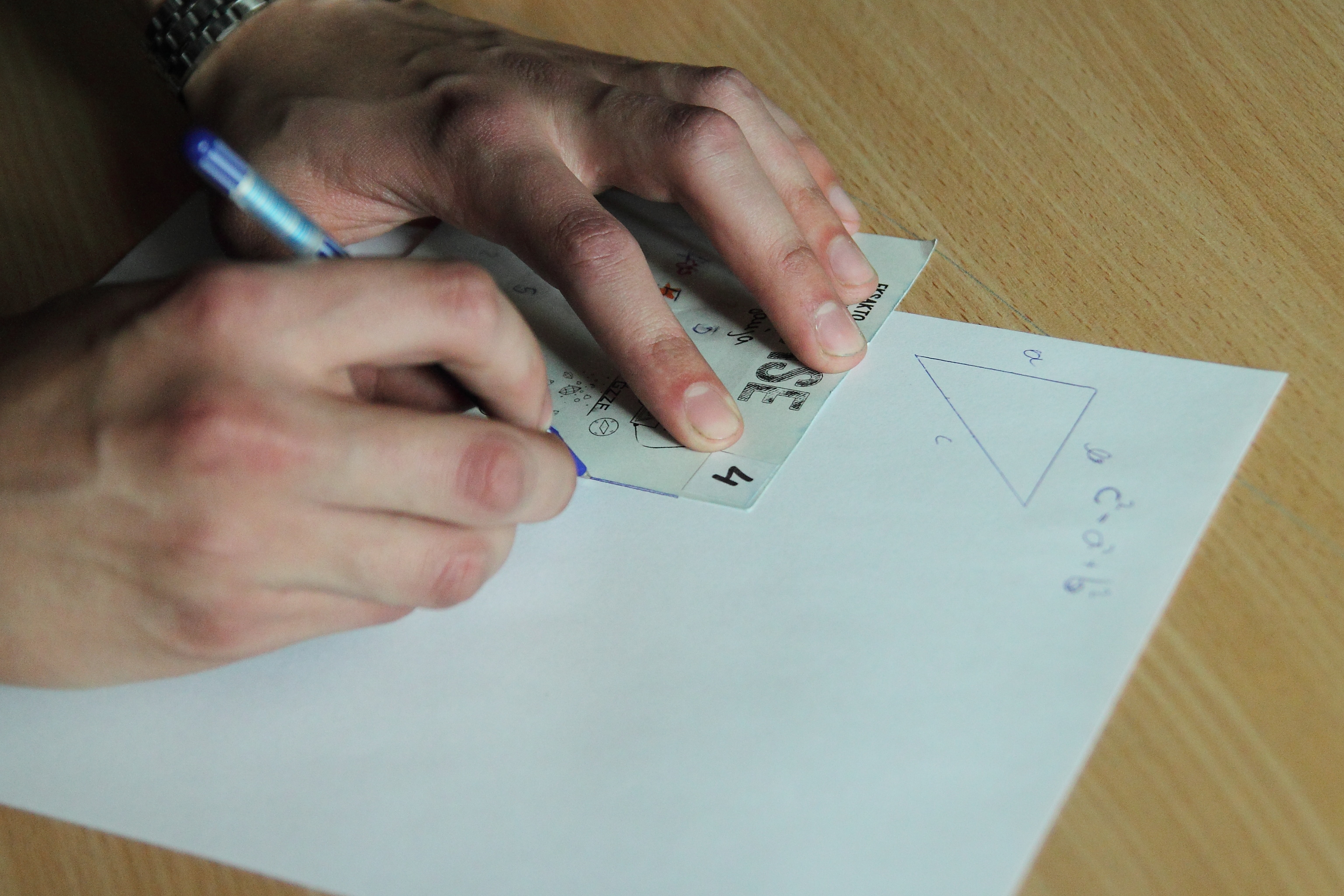 Latvijas Universitâtes pasâkums skolçniem «Eksakto zinâtòu diena».