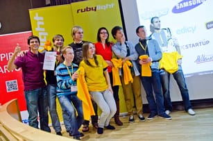 LU studenti iegūst speciālo balvu un skatītāju atzinību Garage48